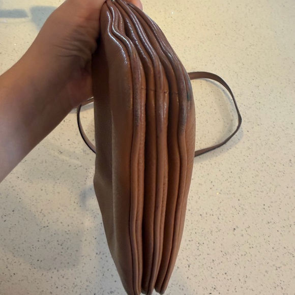 Kate Spade Leila Triple Gusset Crossbody bag. - Picture 10 of 17